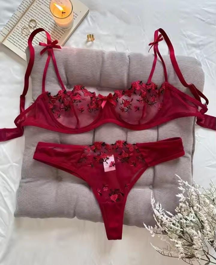 Intimate Floral Mesh Lingerie Set: Double Strap Detail & Sheer Elegance